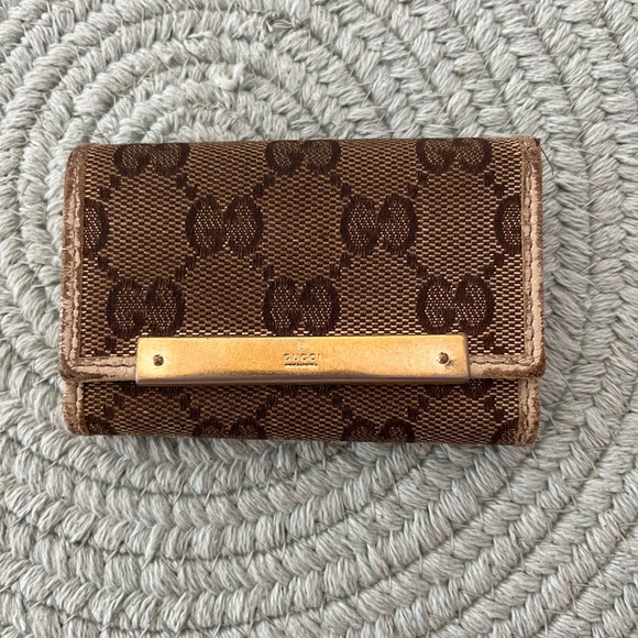 Gucci Accessories - Gucci Key Ring Holder